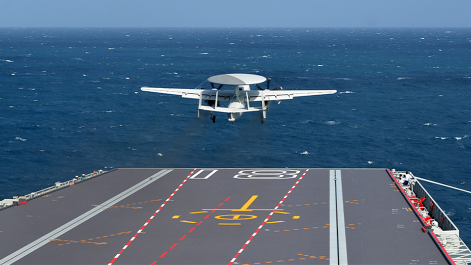 福建艦航母編隊首次海上實兵訓練